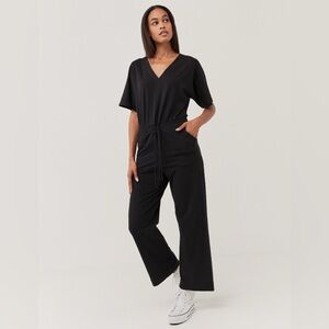 Elegant Black Jumpsuit pact black